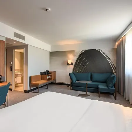 Hotell Novotel Zentrum 4*