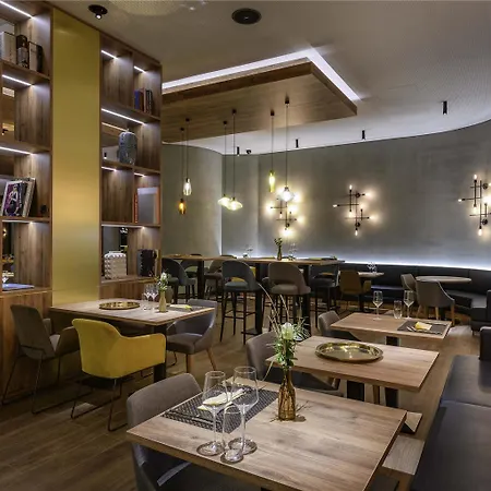 Novotel Zentrum Hotel 4*