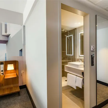 Ξενοδοχείο Novotel Zentrum 4*